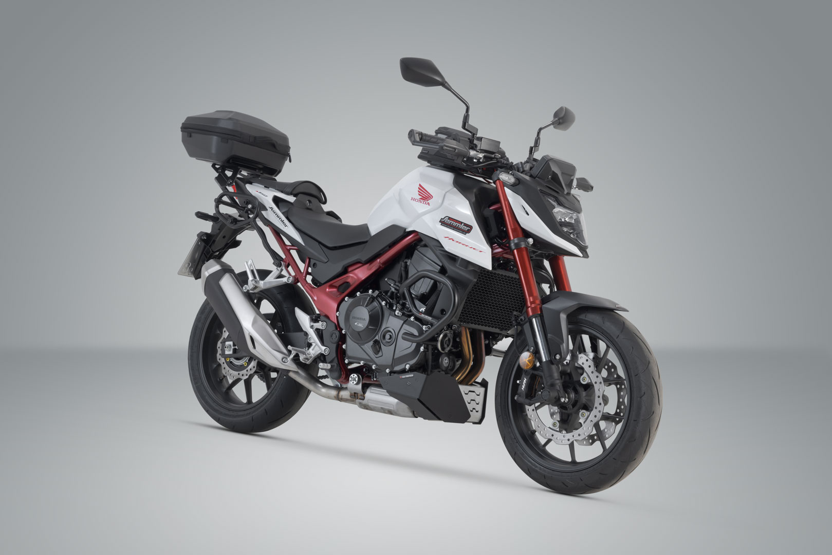 Side view of SW-Motech URBAN ABS top case system - Black. Honda CB750 Hornet (22-).