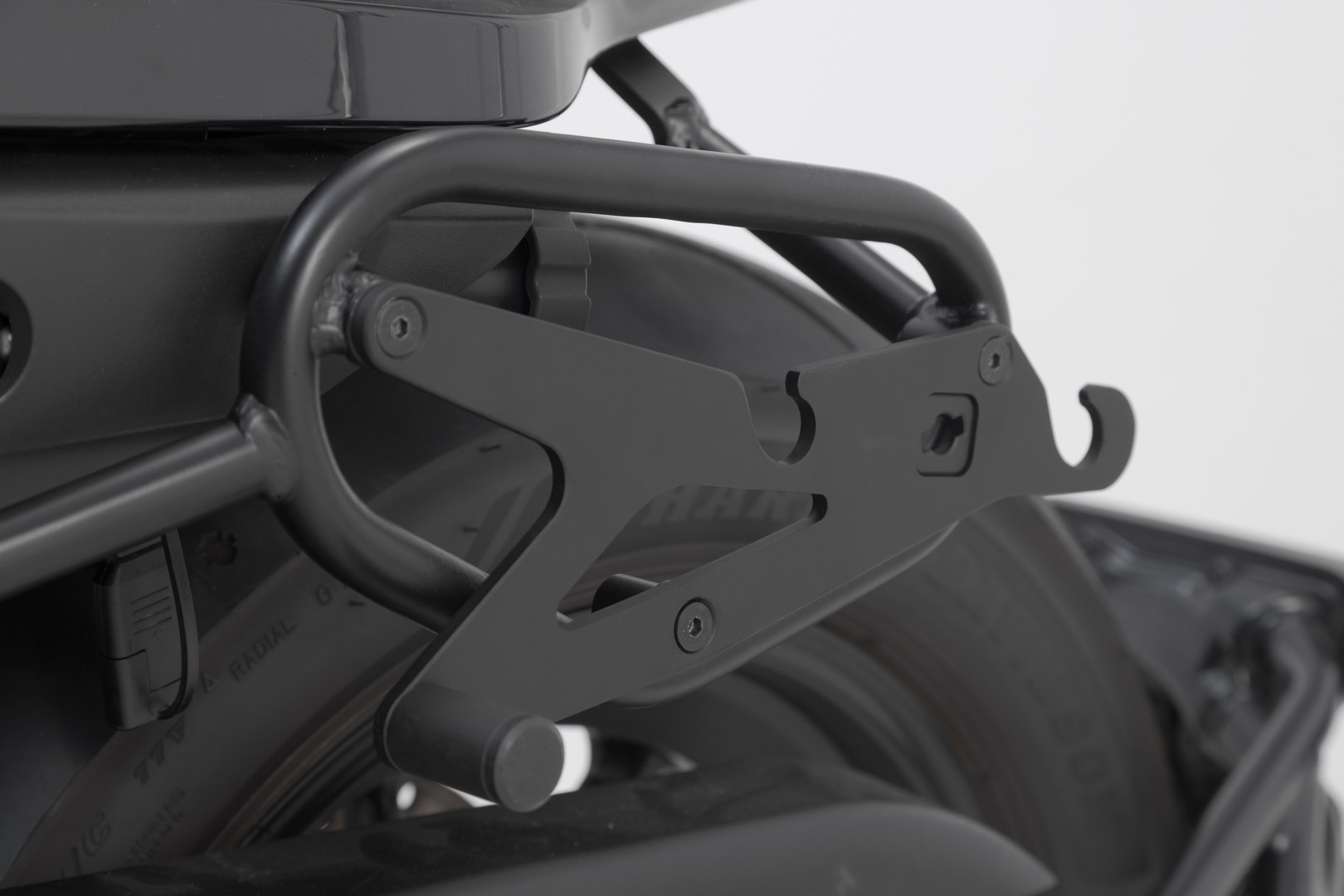 Side view of SW-Motech Adapter plate SLH for SLC - Black. Universal. For left side.
