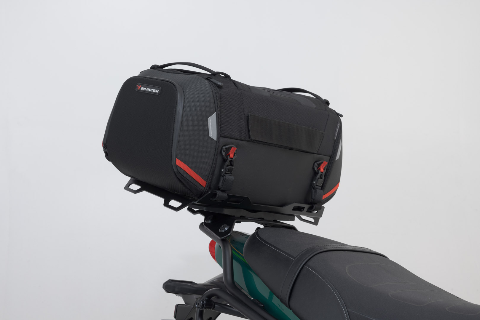 Side view of SW-Motech Rackpack Set - Kawasaki Z650RS (21-)/ 50th Anniv. (22-).