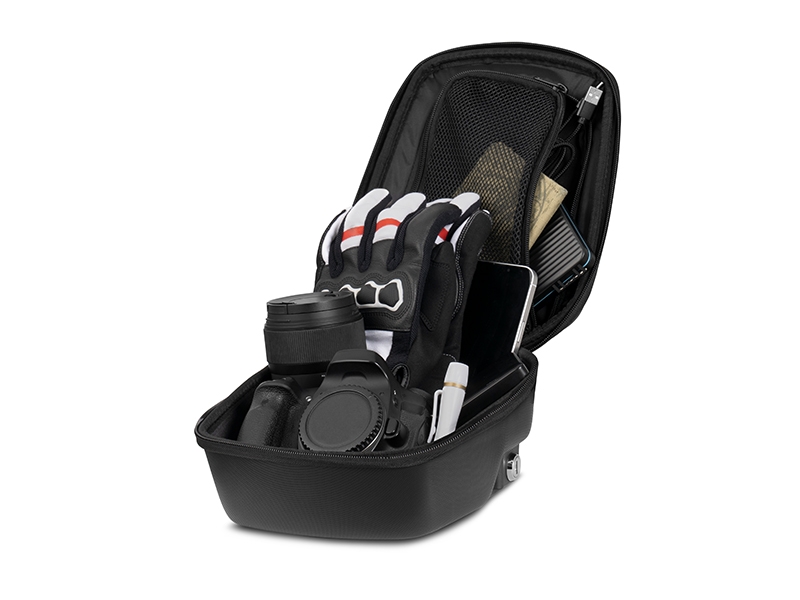 Side view of SHAD E091CL Click System Tank Bag