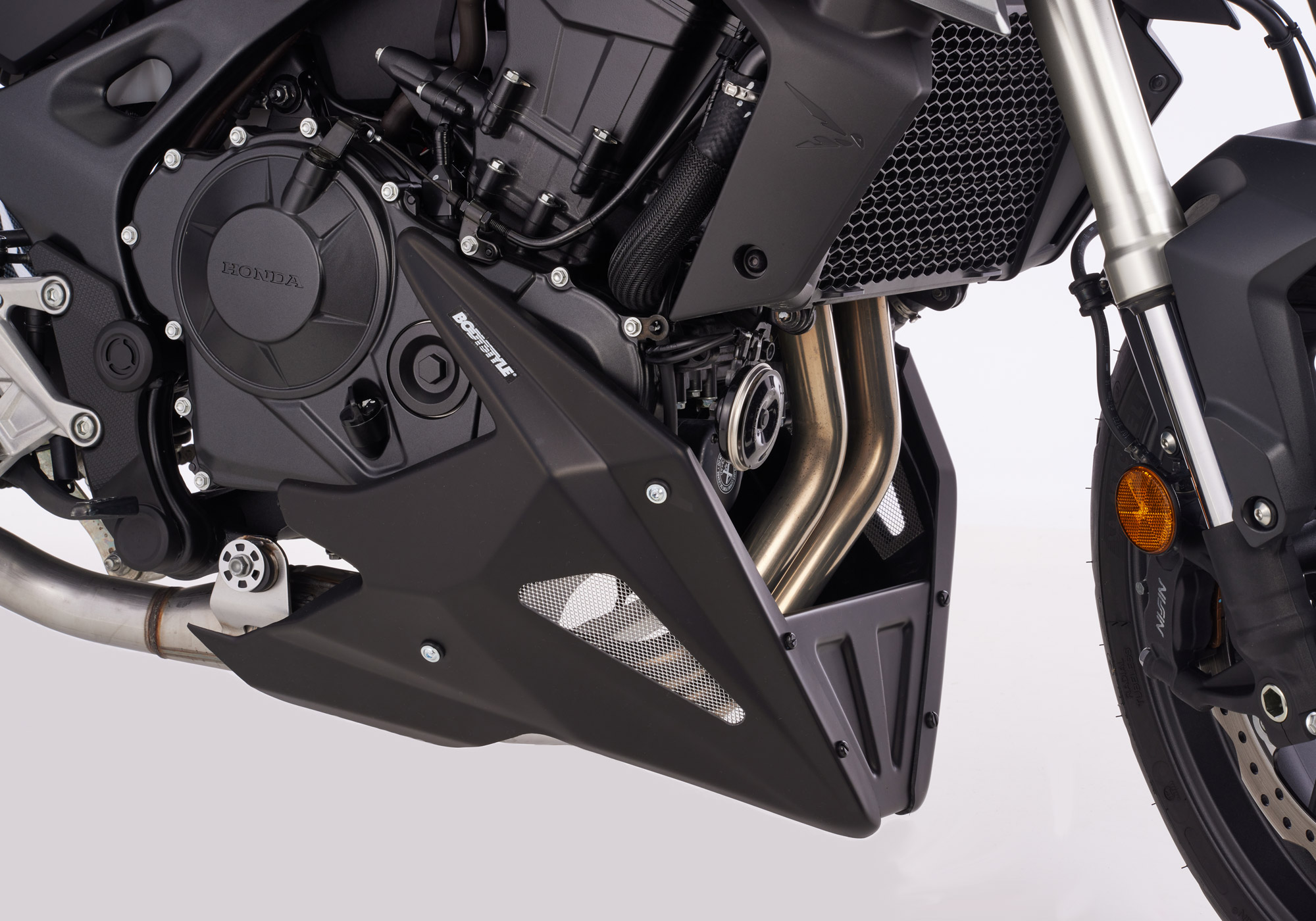 BODYSTYLE ventreau pan ABS plastiques noir mat