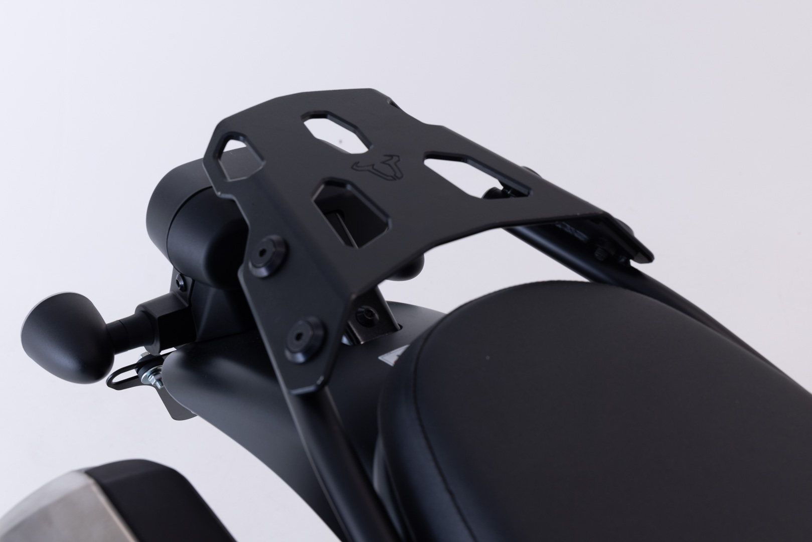 Система верхнего корпуса SW-Motech URBAN ABS - Черный. Honda CL500 (22-).