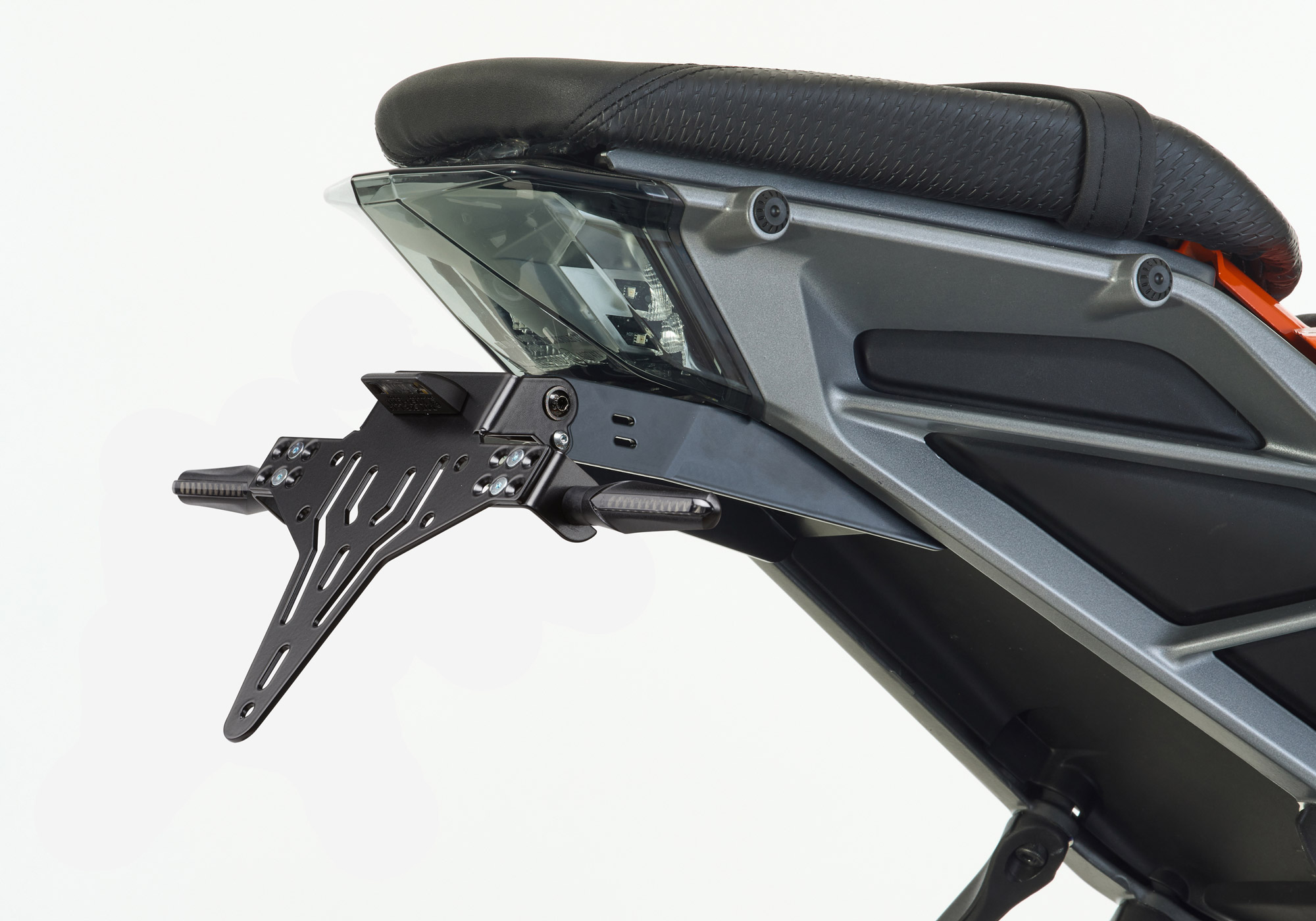 Kit de support de plaque d’immatriculation PROTECH comprenant réflecteur et éclairage de plaque en acier inoxydable thermolaqué noir