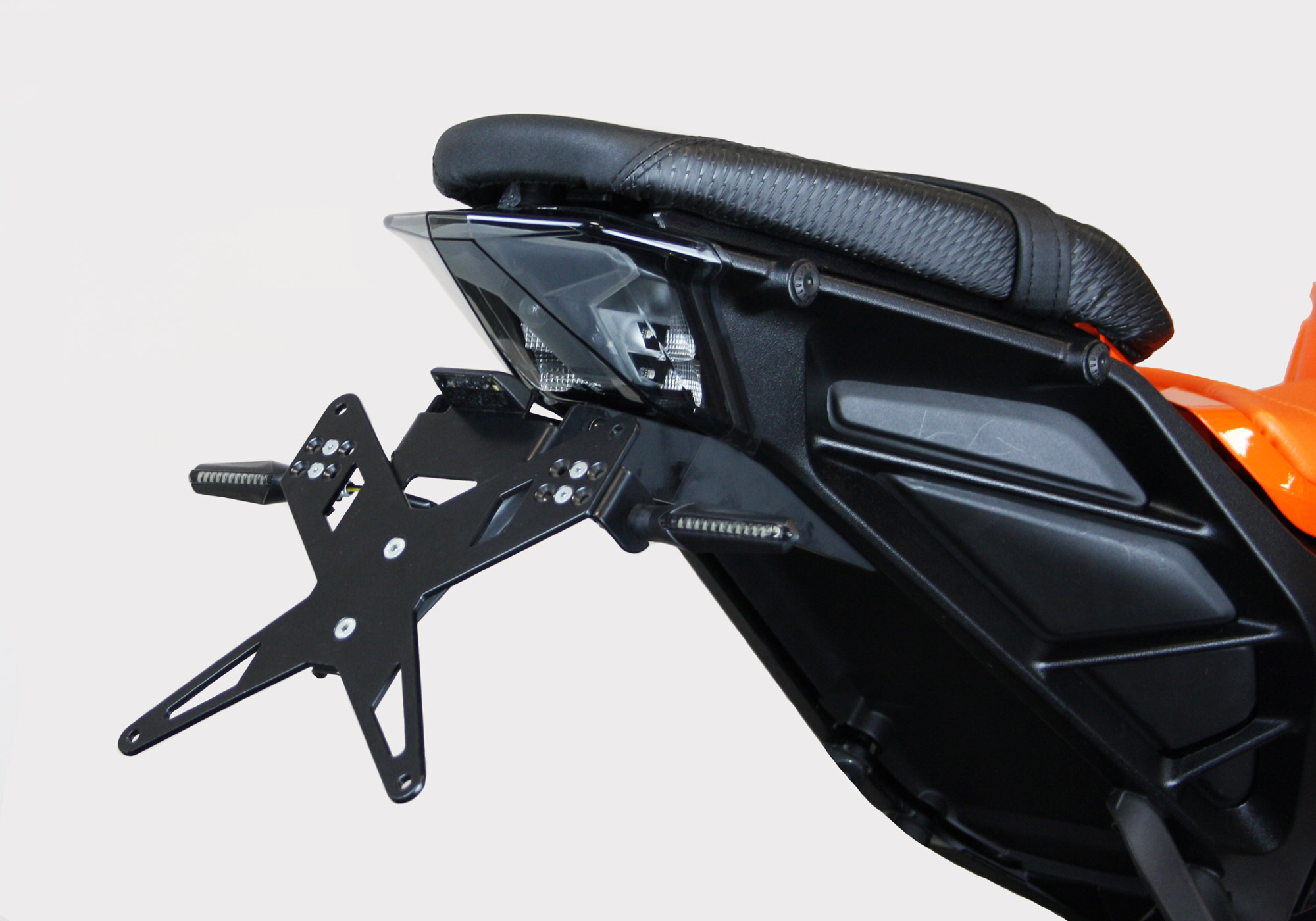 Kit de support de plaque d’immatriculation PROTECH comprenant réflecteur et éclairage de plaque en acier inoxydable/aluminium thermolaqué noir