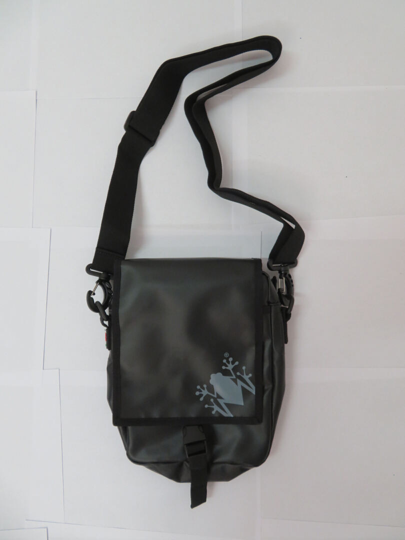 Amphibious Frog waterproof Messenger Bag, black for Men-image-1032255022