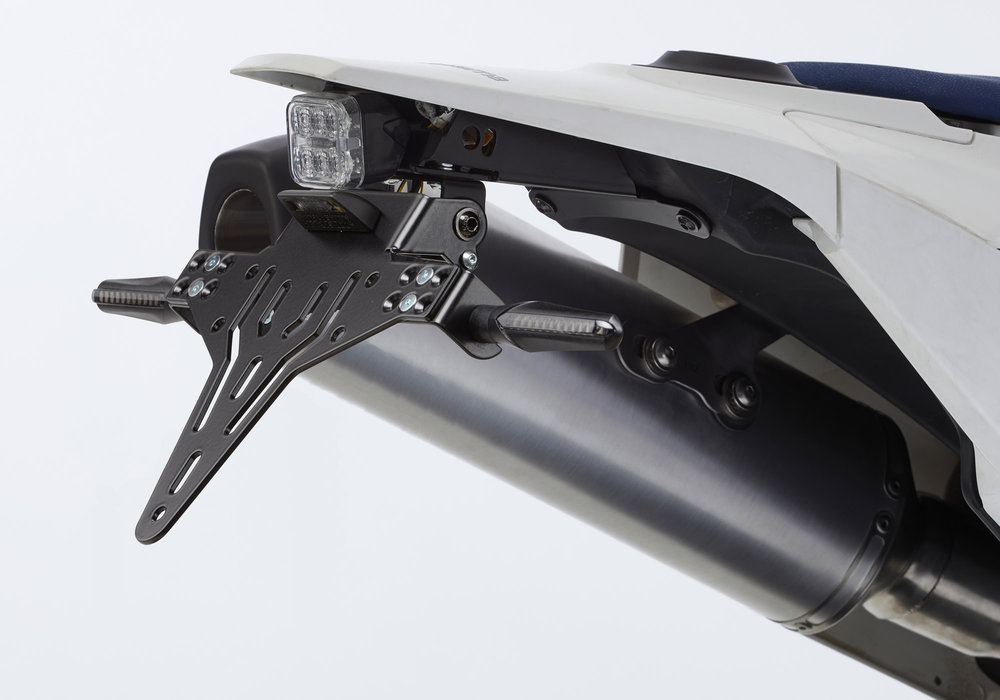 PROTECH kentekenplaathouderset inclusief reflector en plaatverlichting RVS gepoedercoat zwart