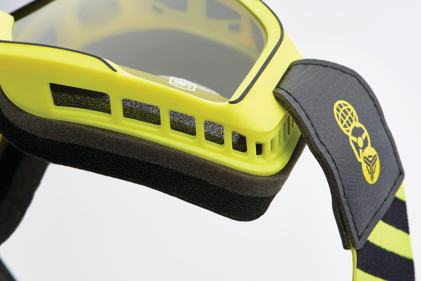 Side view of 100% Barstow The Arsenale Motocross Goggles, black-yellow for Men