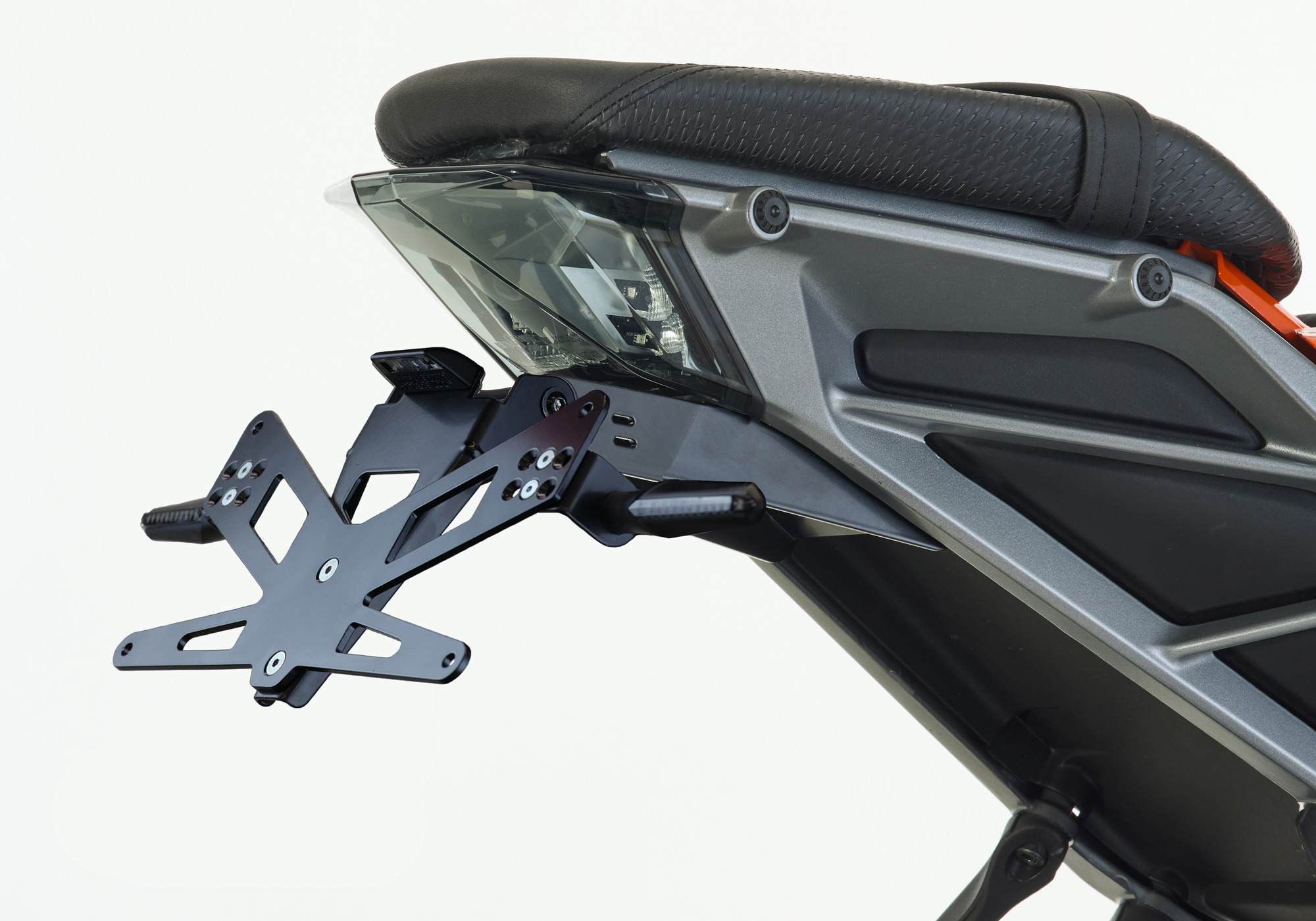 Kit de support de plaque d’immatriculation PROTECH avec réflecteur et éclairage de plaque en acier inoxydable/aluminium thermolaqué noir