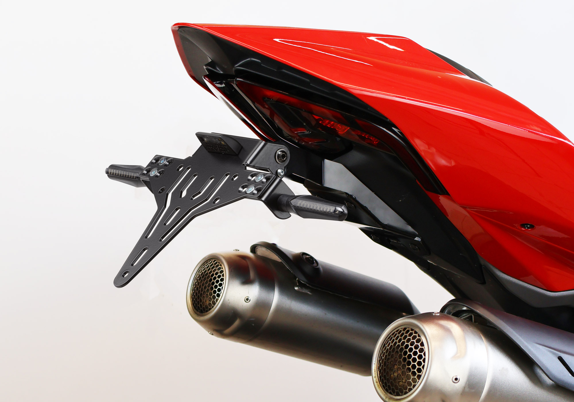 Kit de support de plaque d’immatriculation PROTECH avec réflecteur et lumière de plaque en acier inoxydable thermolaqué noir