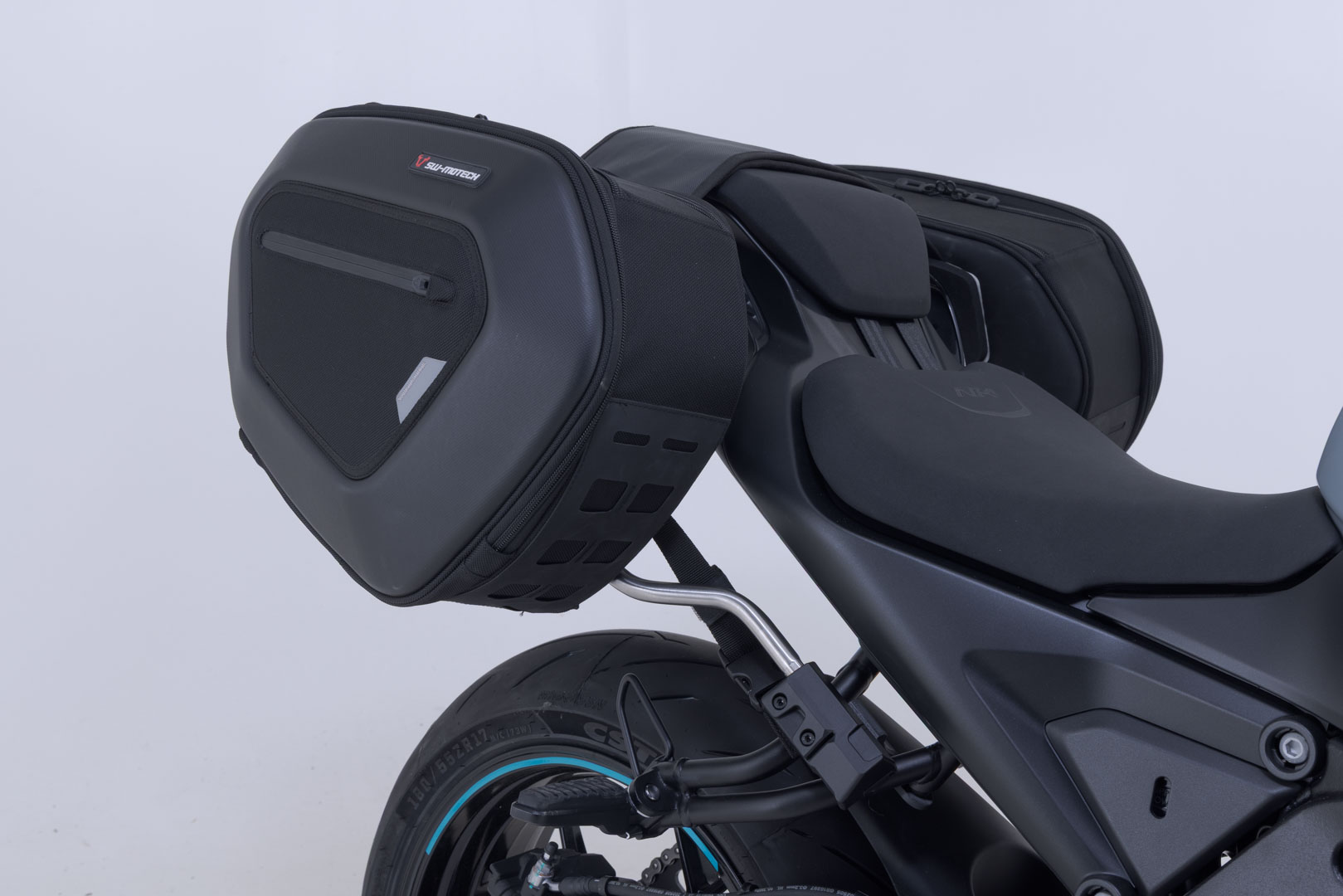 Комплект седельной сумки SW-Motech PRO BLAZE H — чёрный. CFMoto 675NK (25-).