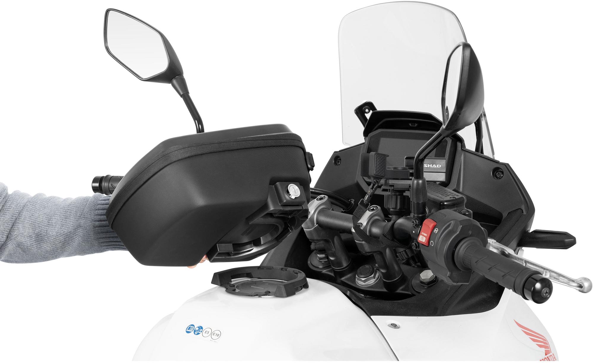 Side view of SHAD Click System Tank Adapter for Men