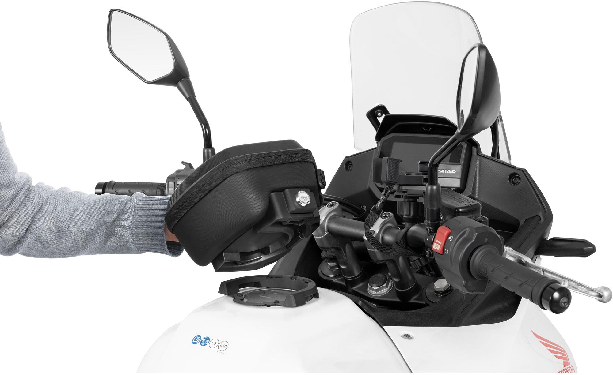 Side view of SHAD Click System Tank Adapter for Men