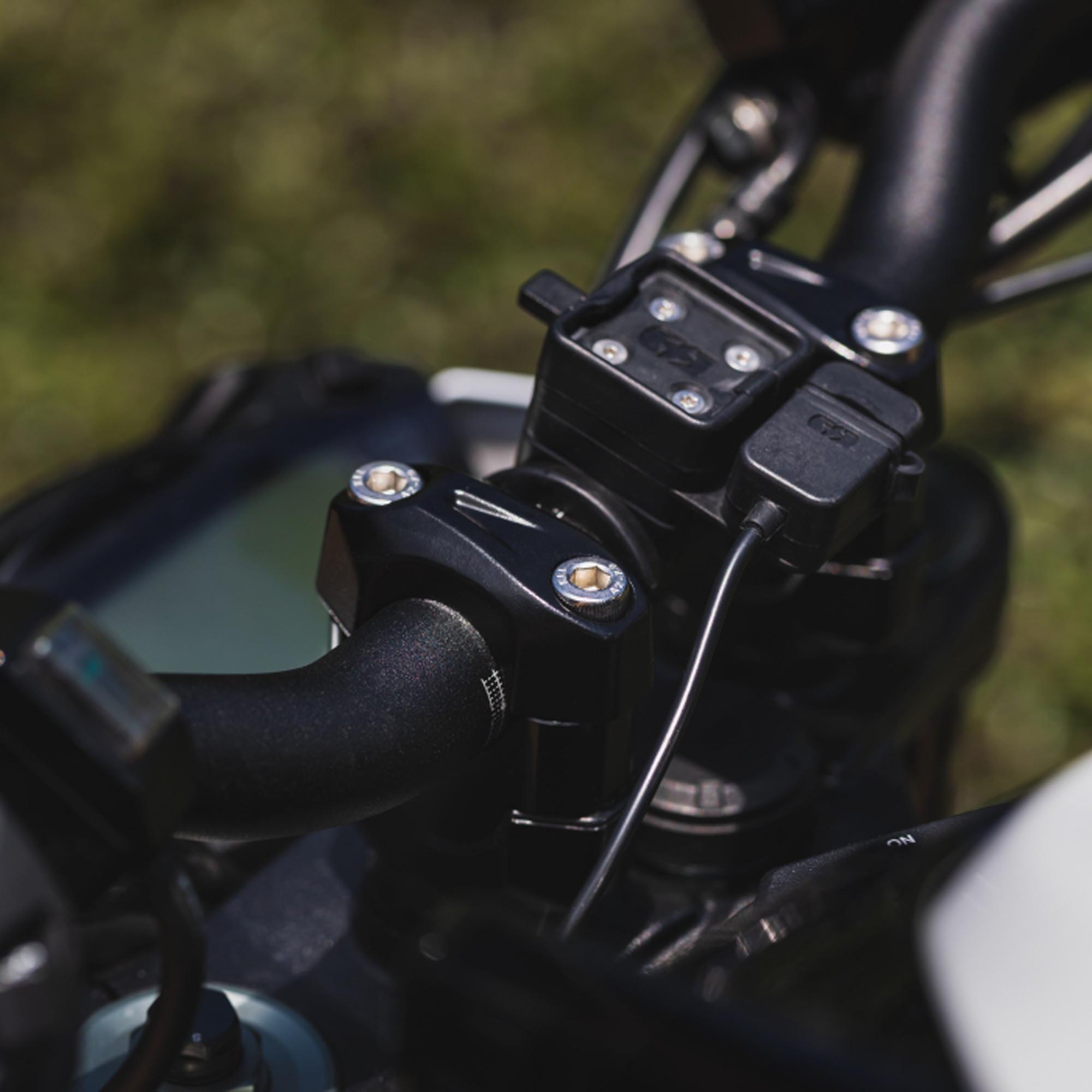 Side view of Oxford Handlebar Risers